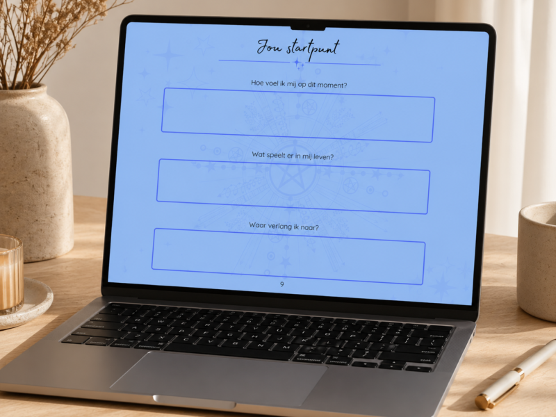 Invulbaar PDF werkboek van Morgana Moon weergegeven op laptop voor persoonlijke ontwikkeling en zelfinzicht
